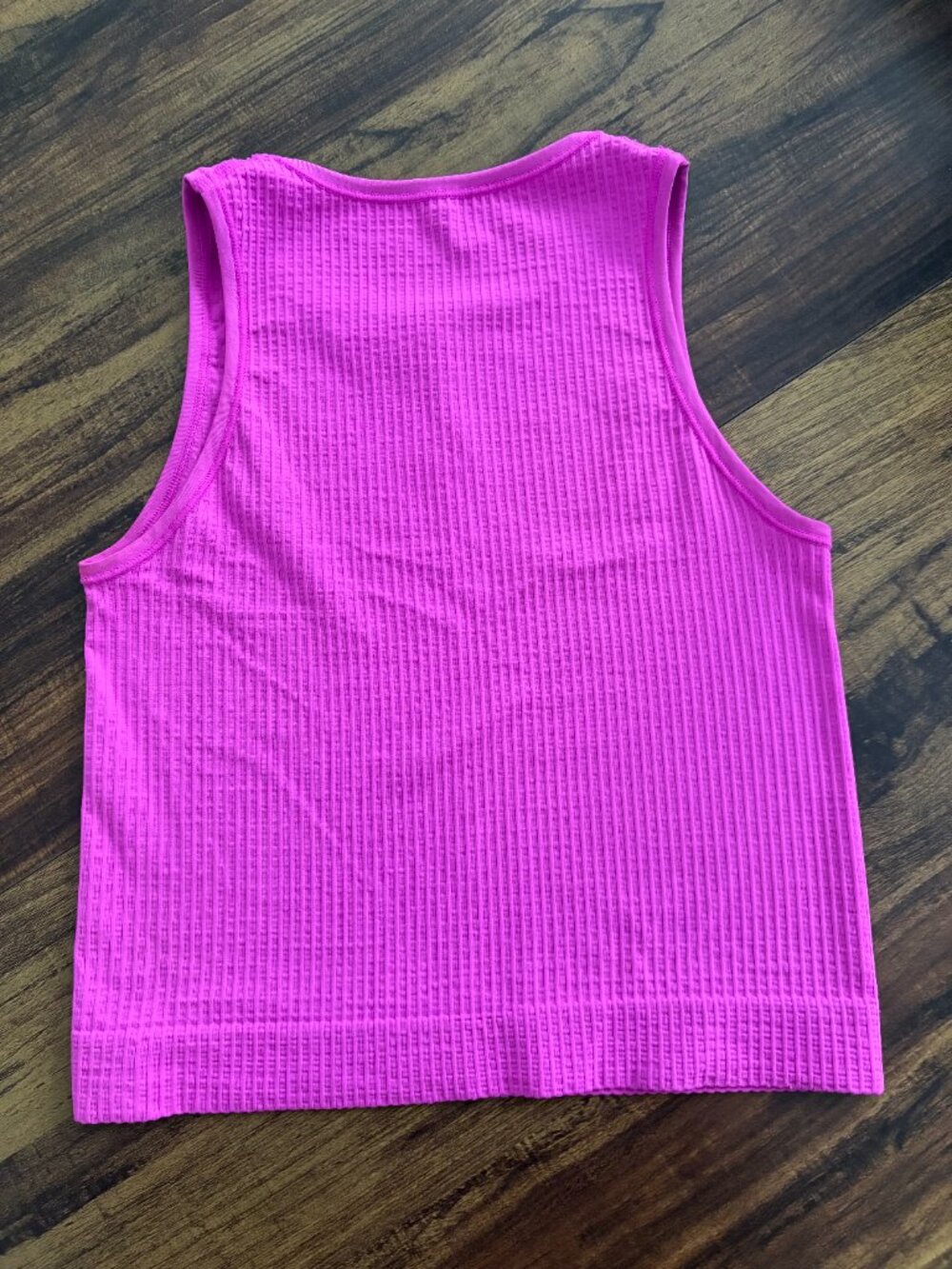 Reegan Seamless Ribbed Cropped Tank Top (S/M) - Picture 2 of 4